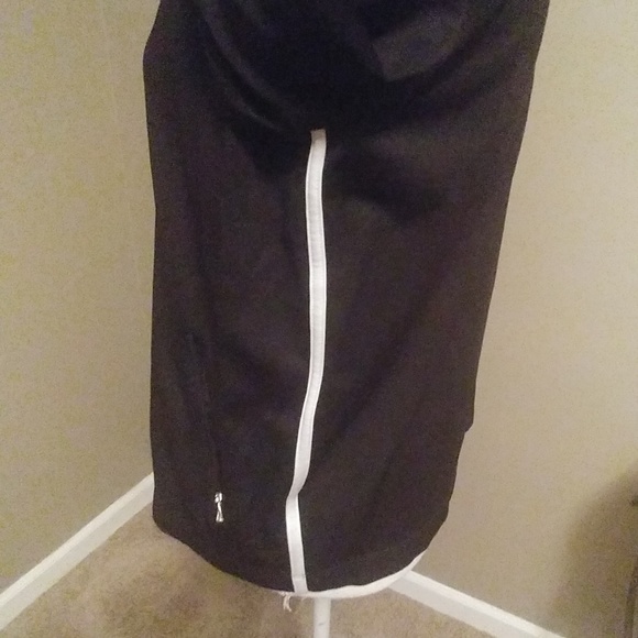 Lands' End lightweight jogger jacket. - Picture 4 of 5